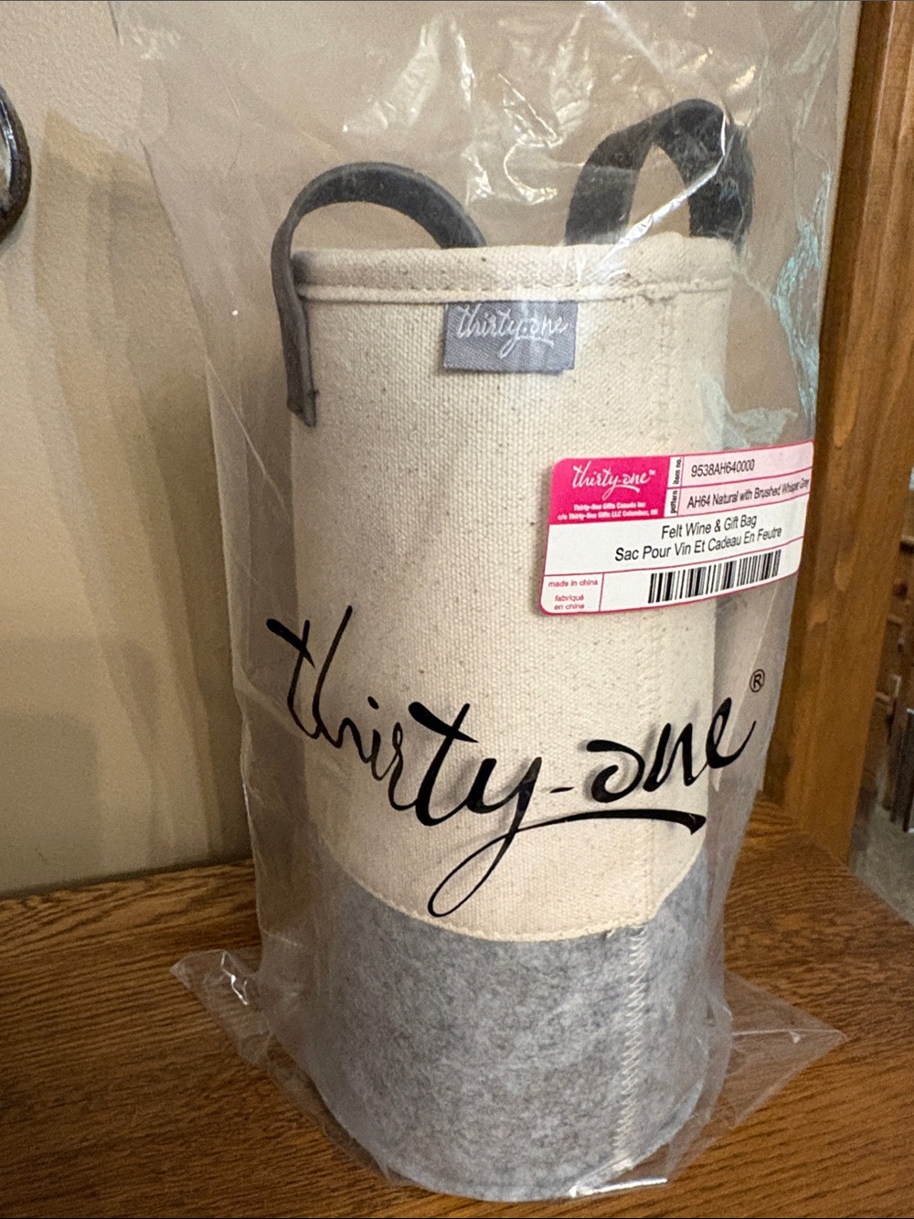 Thirty-one felt wine and gift bag NEW in bag